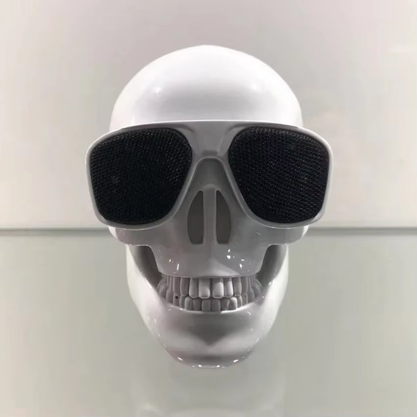 Portable Mini Bluetooth HD Stereo Skull Head Speaker